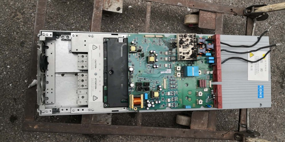 通力KM997159变频器维修